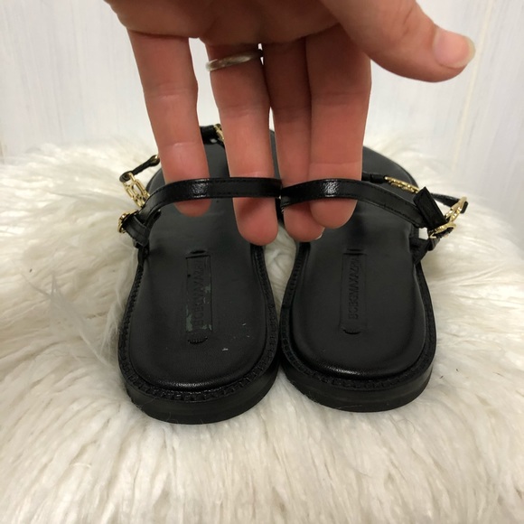 BCBG MaxAzria Audrina Black Thong Sandals - Picture 9 of 12